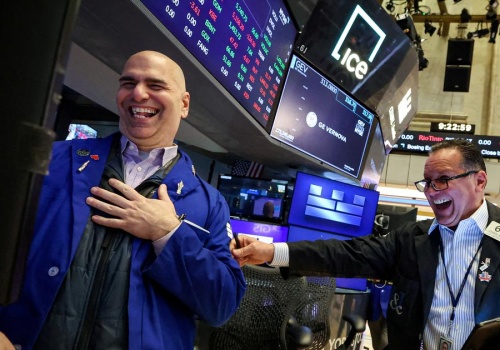 Spadek ceny ropy uratował amerykańskie rynki akcji