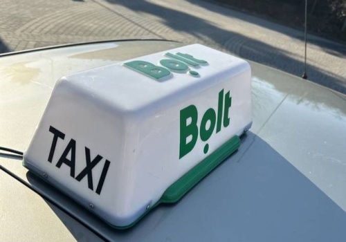 Nowa opcja w Bolcie. Można wybrać kurs z kierowcą mówiącym po polsku