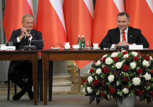 Tusk będzie rozmawiał z Nawrockim o programie SAFE. 