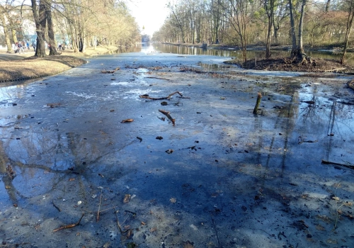 Nad Kanałem Bydgoskim nadal znajduje się pokrywa lodowa. Zjawisko nie widziane u nas od lat