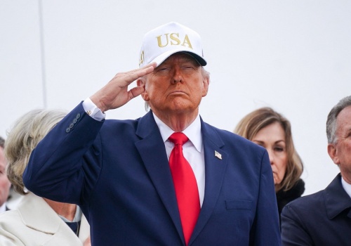 Trump zaatakował Iran, by odwrócić uwagę od wieloletniej przyjaźni z sutenerem, niekompetencji i korupcji