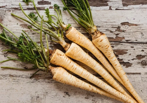 Posiej te rośliny obok pietruszki. Ogrodnicy mówią: „rośnie szybciej, ma dorodne korzenie”