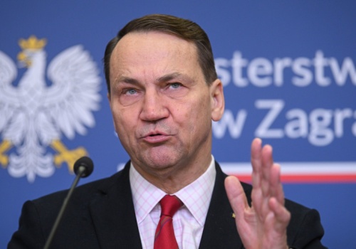 Rząd wkracza w stan najwyższej gotowości. Uruchomiono wszystkie samoloty