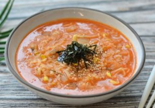 Ta zupa smakuje jak gołąbki. Nie trzeba nic zawijać, a cała rodzina naje się do syta