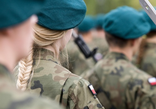 6,5 tys. zł na start plus dodatki. Wojsko kusi przyszłe kadry