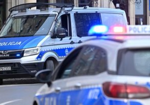 Horror na przejeździe kolejowym. Samochód wjechał pod pędzący pociąg