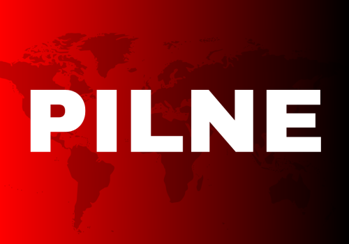 Samochód z pięcioma osobami wjechał pod pociąg