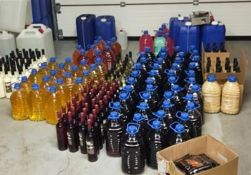 Kolejna bimbrownia w regionie zlikwidowana. Zabezpieczono ponad 1100 litrów alkoholu