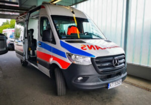 Tragiczny wypadek w Mąkolinie. Nie żyje 14-latka po dachowaniu auta