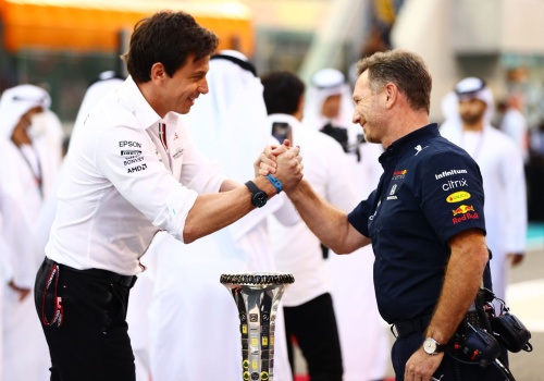 Szykuje się wrogie przejęcie w F1. Na stole nawet miliard dolarów