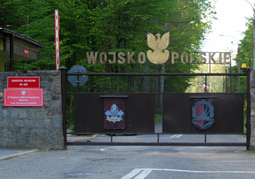 Samochód jako platforma danych – wojsko wprowadziło ograniczenia dla chińskich aut