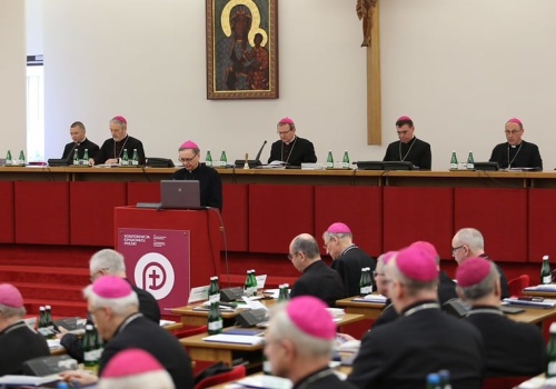 „Parafia jutra”, komisja ds. małoletnich, duszpasterstwo – trwa 404. zebranie Episkopatu