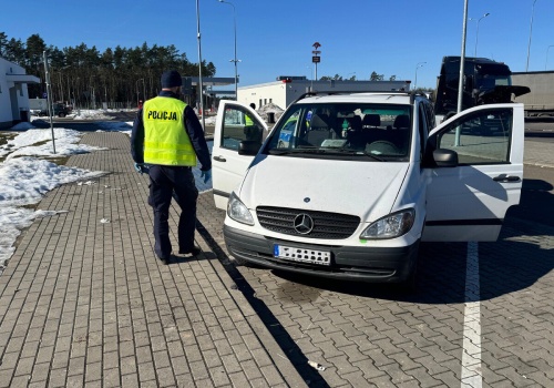 28-latek ukradł Mercedesa w Niemczech, a wpadł pod Olsztynkiem