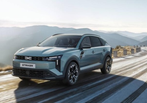 Dacia Striker to nowy gamechanger segmentu C. Hybrydowy crossover z napędem 4x4 namiesza na rynku