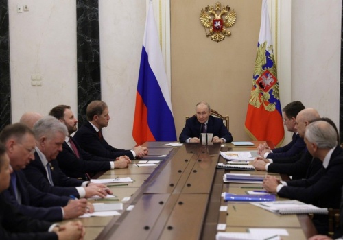 Moskwa znowu kusi ropą i gazem, wtórują jej Węgry i Słowacja