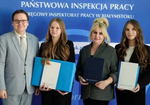 Uczennice „Staszica” najlepsze w regionie. Pojadą na finał konkursu o prawach pracownika do Warszawy