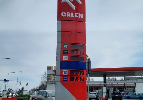 Paliwo w Krakowie szybko drożeje (Galeria)