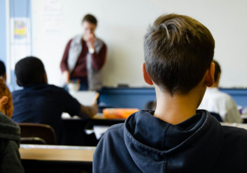 Sondaż ujawnia tajemnicę polskich szkół. MEN musi zadbać o stabilność nauczania