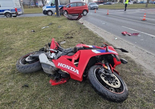 Zderzenie motocyklistki z Hondą w Lublinie. Jedna osoba ranna, ogromne utrudnienia w ruchu