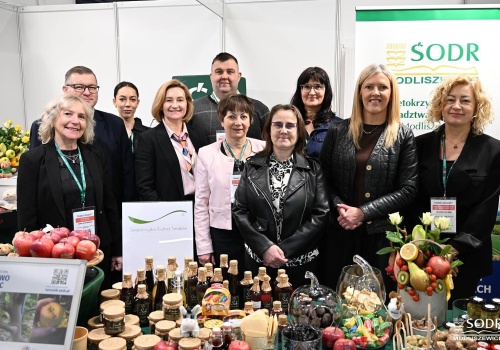 Świętokrzyskie smaki i innowacje na stoisku ŚODR Modliszewice podczas targów Agrotech