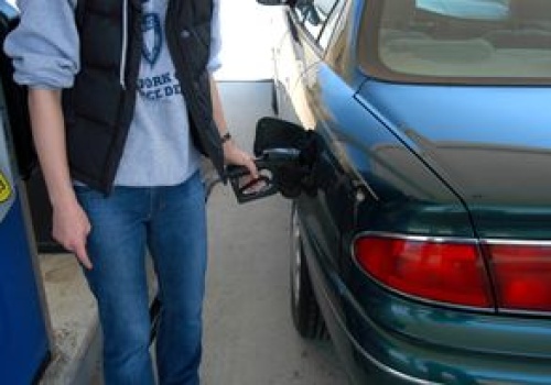 Górale tankują na Słowacji. Oto ceny. Różnica jest olbrzymia