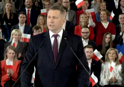 „OZE-sroze”. Czarnek gra Trumpem, choć to PiS stawiał na zieloną energię