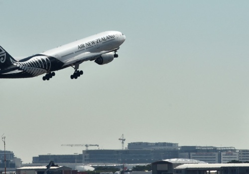 Loty drożeją. Konflikt na Bliskim Wschodzie podnosi koszty paliwa