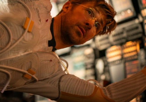 Przepiękne widowisko sci-fi. Efekty w tym filmie to czysty obłęd!