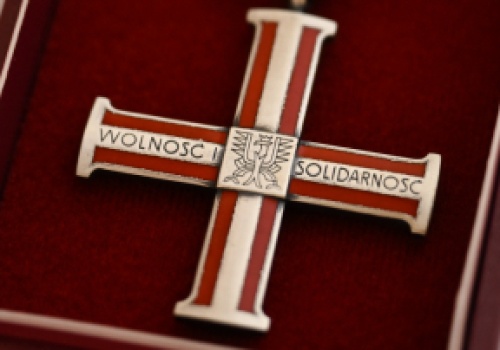 Działacze dawnej opozycji odznaczeni Krzyżami Wolności i Solidarności