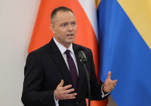 Tusk chce ominąć weto Nawrockiego w sprawie SAFE. Wystarczy uchwała?