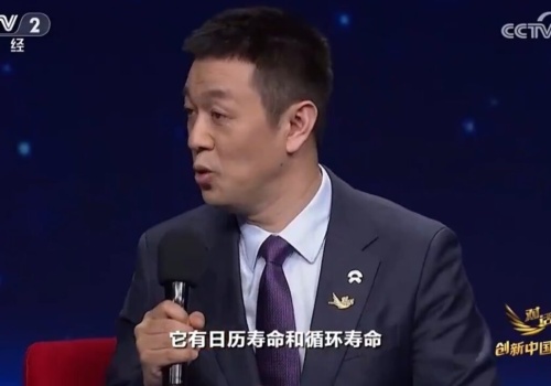 Prezes Nio: Szybkie ładowanie zdegraduje baterie elektryków w 7-8 lat. A stacje wymian gwarantują ponad 12 lat życia