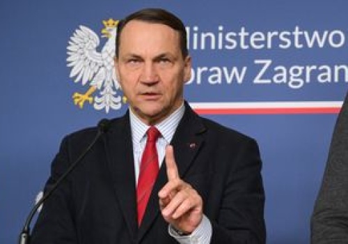 Sikorski ostro po planach ws. SAFE 0 proc. Tak skomentował