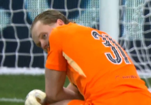 Bramkarz Tottenhamu Kinský został zmieniony przez Igora Tudora po 15 minutach i dwóch błędach przeciwko Atleti