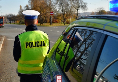 Trafiłem na policyjną kontrolę. Dawno jej nie doświadczyłem. Miejsce było idealne