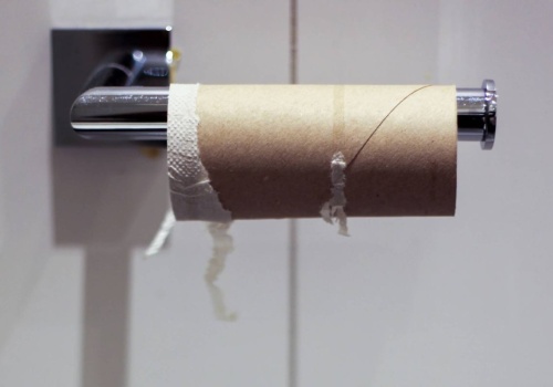 Zawsze zostawiam sobie rolki po ręcznikach papierowych. W szufladzie robią coś genialnego