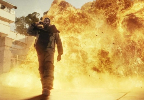 Kultowy film sensacyjny powraca w nowej odsłonie. Netflix zaprezentował pierwszy zwiastun oczekiwanej produkcji