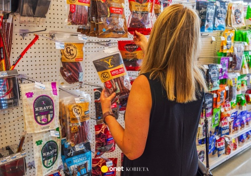 Dlaczego w dyskontach trudno znaleźć niektóre produkty? To element strategii sprzedaży