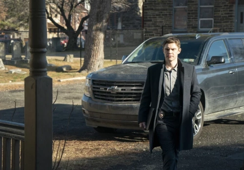 Obydwa od razu stały się perłami HBO Max. Za tymi kryminałami stoi jedna osoba