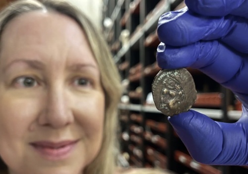 Moneta z autobusu okazała się starożytnym skarbem. Ma ponad 2 tys. lat