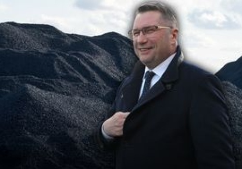Przemysław Czarnek chce wydobywać ekologiczny węgiel? Równie dobrze może zbierać suchą wodę