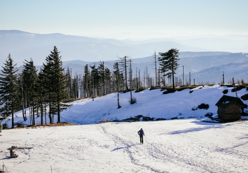 Zima w górach nie odpuszcza. Służby ratunkowe ostrzegają turystów