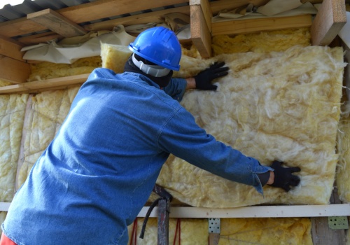 Polacy nie wykorzystują w pracy pełni swoich umiejętności. Odbija się to na ich pensji
