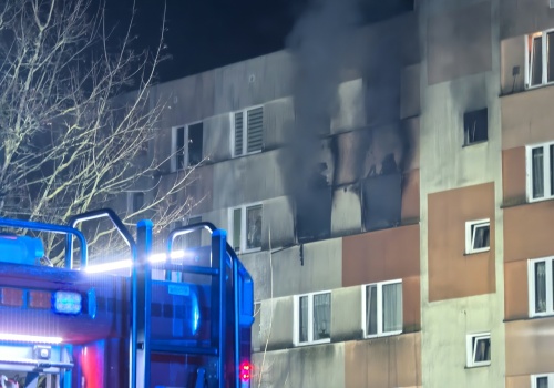 Pożar mieszkania w Łomży. Dwie osoby w szpitalu