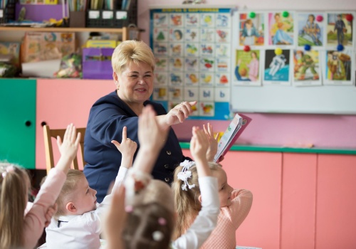 Nauczyciele chcą dodatku do swojej pensji za pracę z tymi uczniami. Wniosek wpłynął do MEN