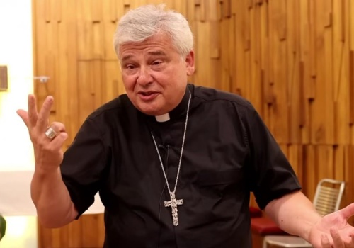 Konrad Krajewski nadchodzi. Z Watykanu wraca kardynał, który namiesza w KEP