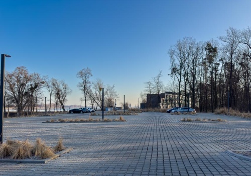 Projekt uchwały dotyczący parkingu nad Jeziorem Słupeckim wycofany. „(…)Sprawa nie zniknie”