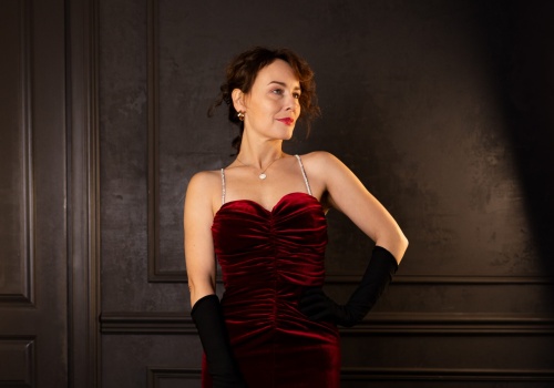 Znane ballady i filmowe piosenki Barbry Streisand na koncercie w Świdnicy. Wygraj zaproszenie