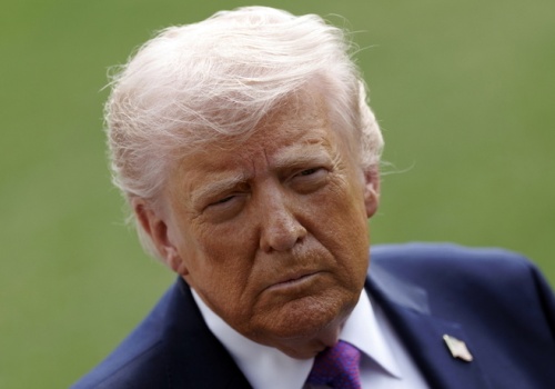 Trump cieszy się, bo Ameryka zarabia na wojnie. Chodzi o ceny ropy