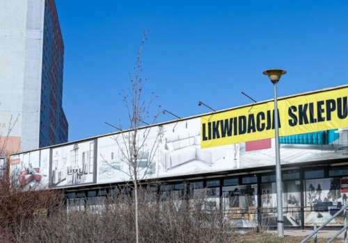 Po 30 latach zamyka się najstarszy salon meblowy w Olsztynie
