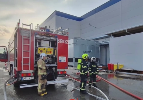 Duży pożar w zakładzie produkcyjnym w Złotoryi